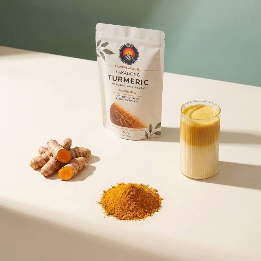 Pack with fresh roots, powder and turmeric latte